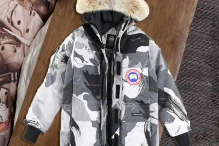 Canada Goose Down Jacket Black White